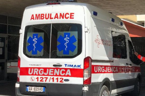 E RËNDË/ Ndërron jetë 55-vjeçari, plagoset pasagjerja nga aksidenti në aksin rrugor Tiranë-Elbasan