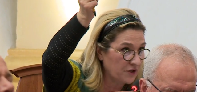 HUMBJA DRASTIKE E OPOZITËS NË ZGJEDHJE/ Reagon Açka: E trishtueshme për ne humbësat dhe babadumsat, fajtorët të ikin në shtëpi