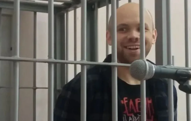 KRAHASOI PUTIN ME HITLERIN/ Ish-mësuesi rus dënohet me 5 vite burg