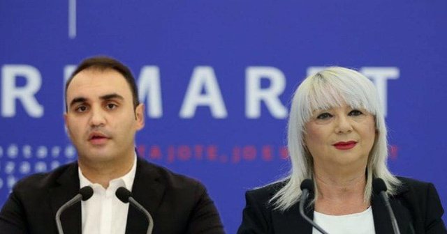 NUK I DHANË VOTËN KËLLIÇIT/ Adriana Kalaja mallkon banorët e “5 Majit” dhe Astirit