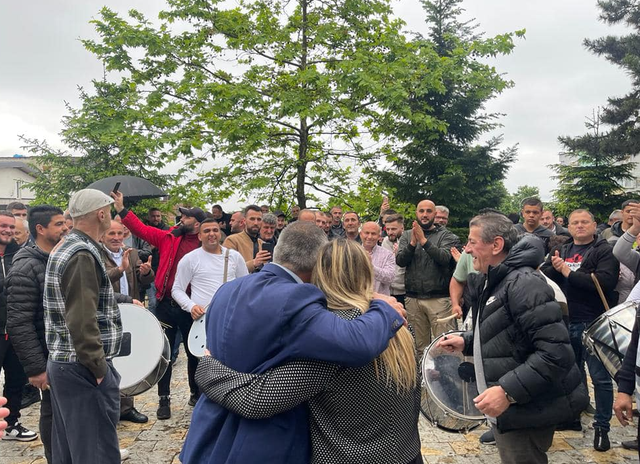 BERISHA HUMB NË VENDLINDJE/ Kreu lokal i PS: Tropoja ka zgjedhur të ecë përpara