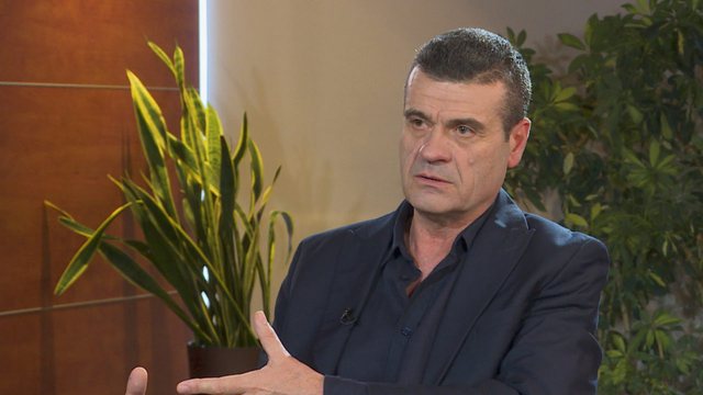 “BERISHA NUK HUMBI PREJ NON GRATËS”/ Astrit Patozi: Socialistët votuan Doshin edhe pse në “listë të zezë”