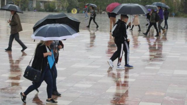 VRANËSIRA DHE RESHJE SHIU/ Ja si do të jetë moti këtë të dielë (TABELA)