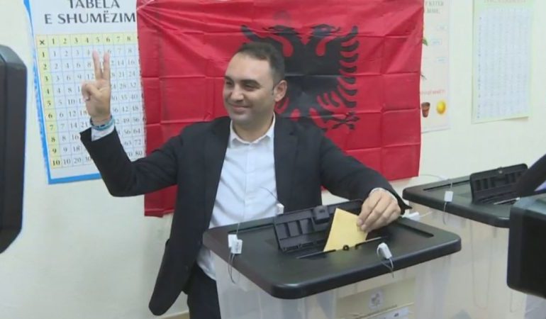 TJETËR DISFATË/ Belind Këlliçi humbet edhe në lagjen e tij në rrugën ‘Myslym Shyri’, ku edhe votoi