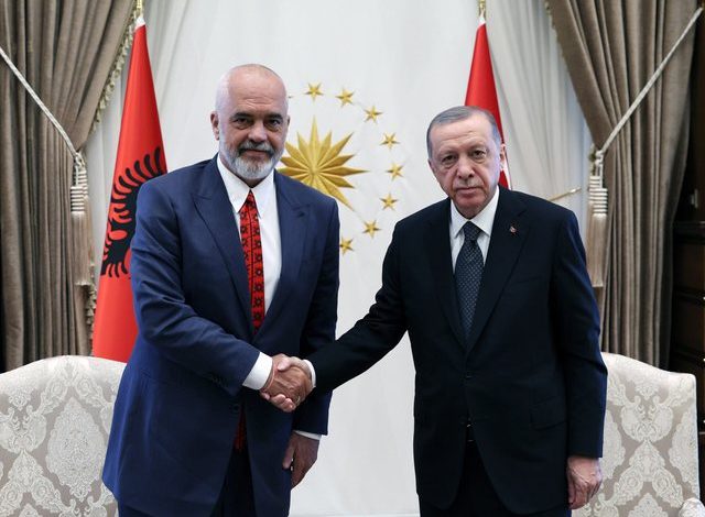 “ZOTI PRESIDENT…”/ Në shqip dhe turqisht, Rama uron Erdogan për fitoren