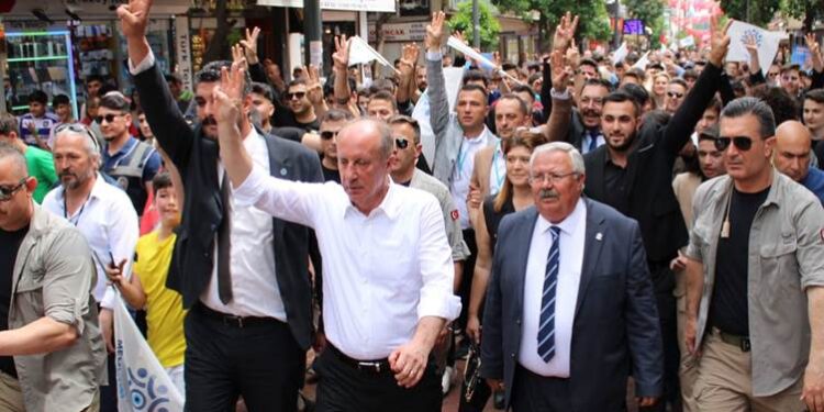 DITË E KEQE PËR ERDOGAN/ Kandidati për president në Turqi tërhiqet papritur nga gara