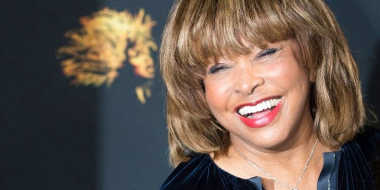 LEGJENDA E MUZIKËS/ Shuhet ‘Mbretëresha e Rock’n Roll’, Tina Turner ndërron jetë në moshën 83 vjeçare