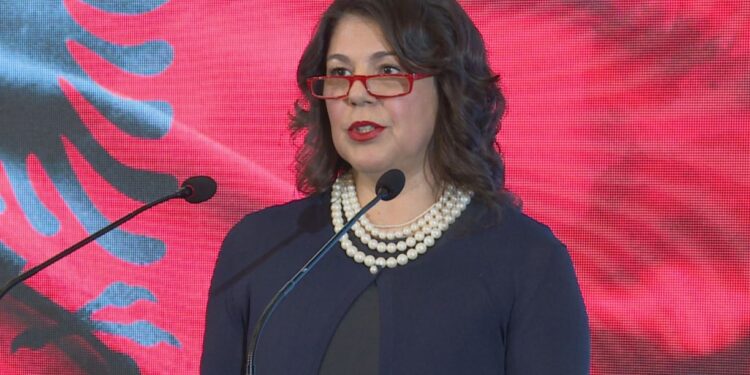 ARRESTIMI I BELERIT/ Ambasadorja e Greqisë dorëzon ankesën, në MEPJ e priti një drejtor