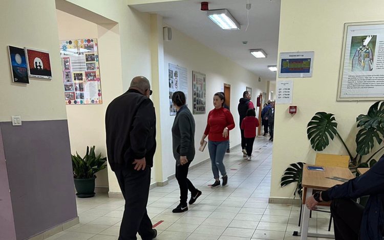 VËZHGIMI/ Si paraqitet situata në shkollën Niket Dardani? Pjesëmarrja