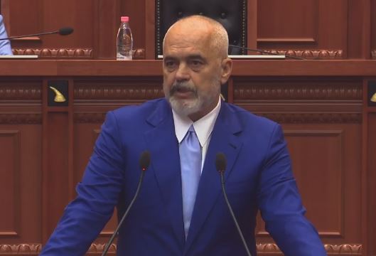 KUVENDI VOTON SOT RRITJEN E PAGAVE/ Rama: Shqiptarët braktisën vetëm opozitën. Ju këshillova që në 2013 se…