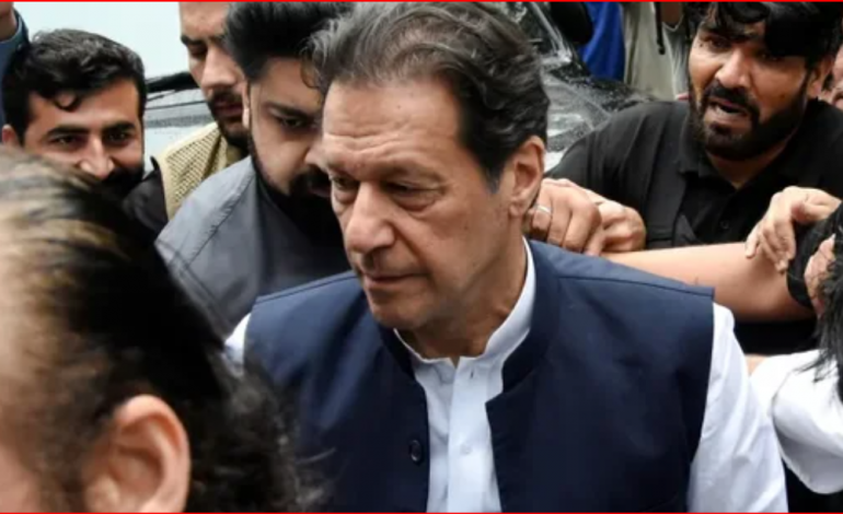 TUNEL I MBUSHUR ME ARMË/ Çfarë u gjet në shtëpinë e ish-kryeministrit pakistanez