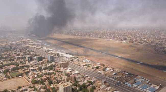 NË LUFTË NGA 15 PRILLI/ BBC hap radio për Sudanin, lajme dhe informacione për njerëzit në konflikt