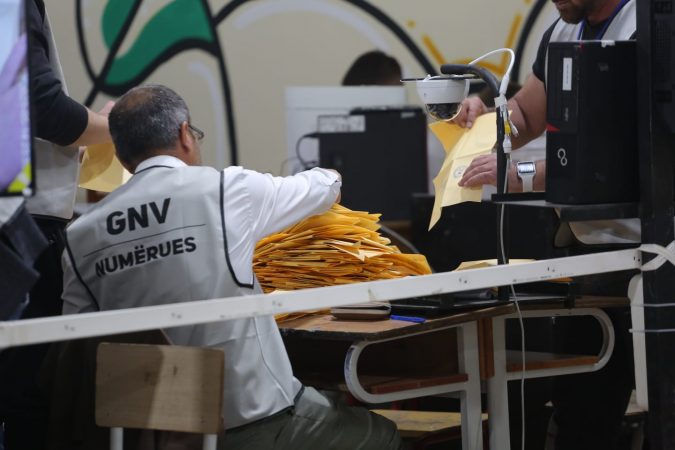 NIS NUMERIMI NE SARANDE/ Partia Socialiste kryeson me 146 vota nga vendi i dytë