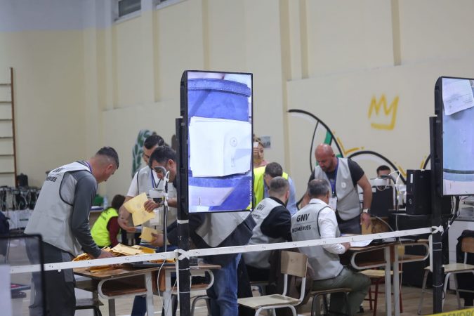 SHKODER/ Numërohen 8 kuti nga 247. Kryeson kandidati i Partisë Socialiste me 427 vota