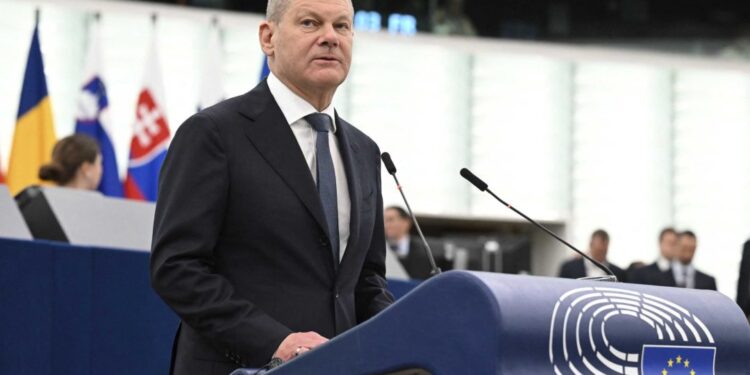 PARADA NË RUSI/ Scholz: Europa nuk duhet të intimidohet nga shfaqja e forcës së Putinit