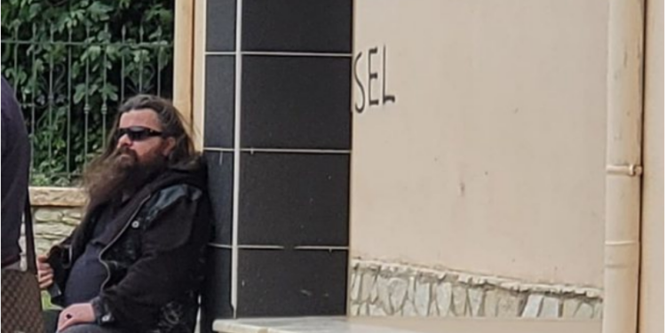 FOTOLAJM/ Kryetari i ‘Agimit të Artë’, vëzhgues për partinë e Ilir Metës në Himarë