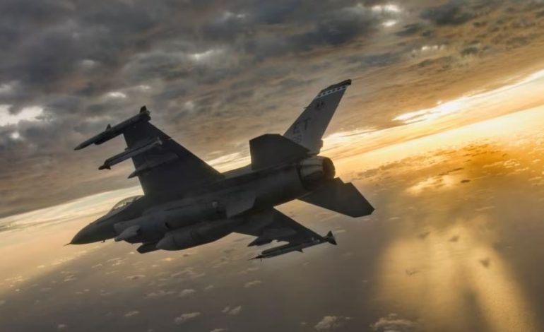 “TRAJNIMET QË DO NISIN SË SHPEJTI”/ REL: Si po e ndihmon SHBA-ja Ukrainën që të sigurojë avionë luftarakë?