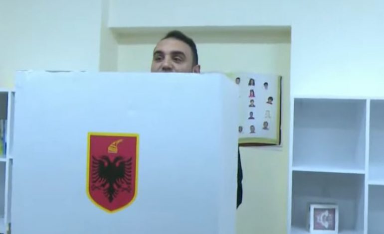 VOTON Belind Këlliçi: Sot është dita e madhe, dita e ndryshim. Apel qytetarëve
