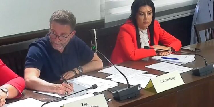 SIGURIMET/ Kreu i AMF: Treg i stabilizuar. Reagon Braçe: Kompanitë kanë bërë marrëveshje me njëra-tjetrën, ndajnë paratë