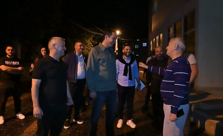 VIJON ASFALTIMI I RRUGËVE DHE LAGJEVE NË TIRANË/ Veliaj: Jemi përditë në fushatë, gjatë verës ndërhyjmë në çdo cep, mbarojmë…