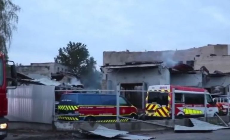 USHTRIA RUSE NUK NDALET/ Sulme ajrore në Dnipro, raportohet për 8 të vrarë