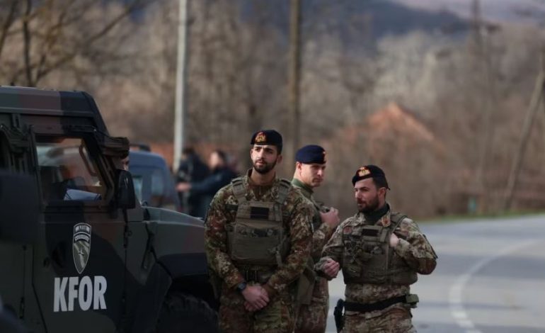 TENSIONET NË VERI TË KOSOVËS/ Thirrja e NATO-s: Zgjidhni situatën përmes dialogut! KFOR, vazhdon të jetë vigjilent dhe të ofrojë siguri