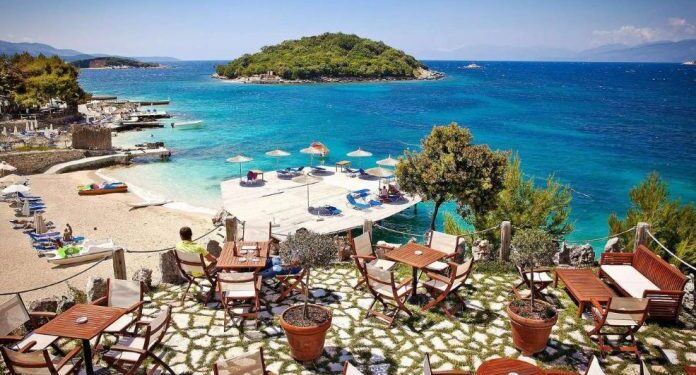 “TRE ORË NGA BRITANIA”/ The Sun: Shqipëria, vendi i ri i pushimeve verore në Evropë