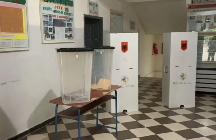 MEMALIAJ/ 3 kuti të numëruara nga 27. Kryeson kandidati i PS me 60 vota më shumë