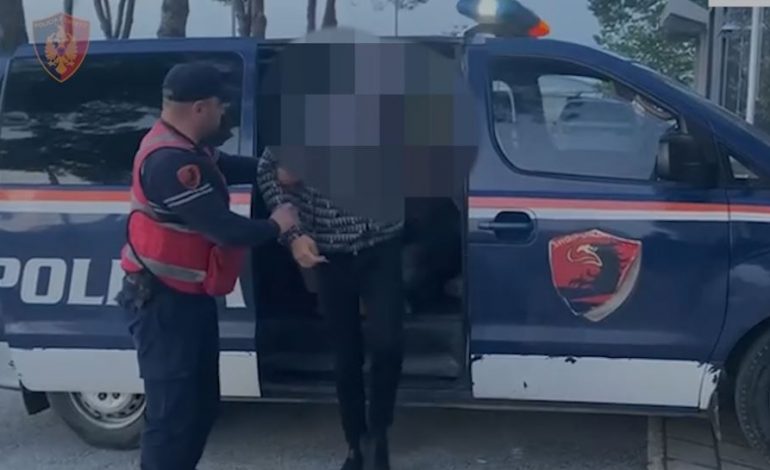 KAPET ME FARA KANABISI DHE FISHEKË LUFTARAK/ Arrestohet 19-vjeçari në Mallakastër