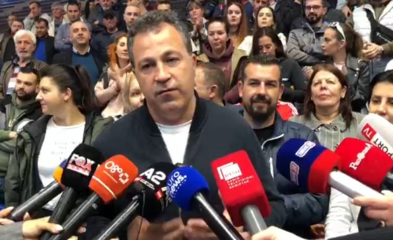 FITORJA E SOTIRAQ FILOS NË KORÇË/ Peleshi falënderon votuesit: Nuk e ndajmë Shqipërinë me ngjyra…