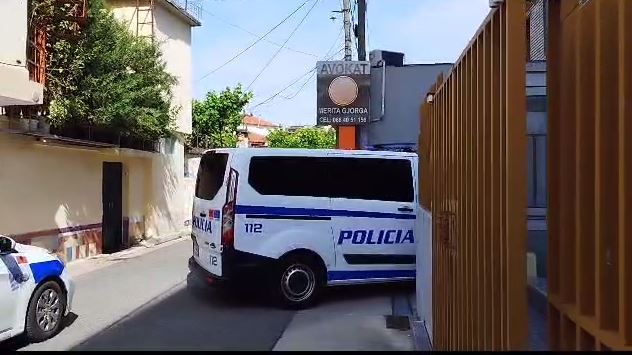 VRANË ME THIKË 16 VJEÇARIN/ Jepet sot masa e sigurisë për 4 të miturit nga Gramshi