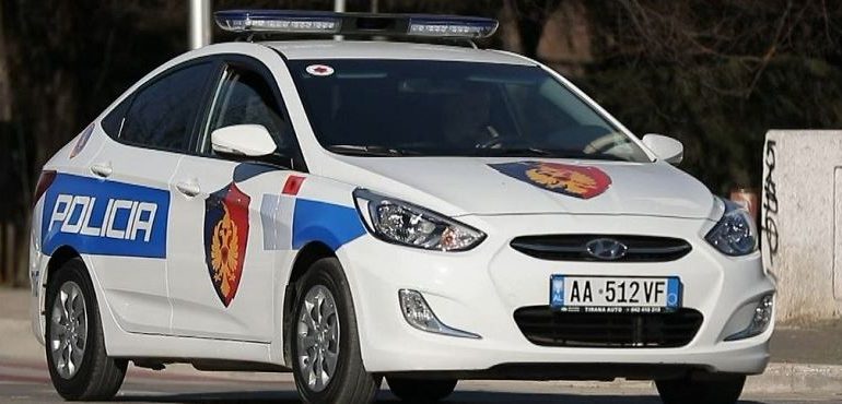 EMRI/ U vodhi çantën me dhunë dy grave, arrestohet 36-vjeçari në Korçë