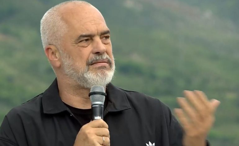 FUSHATA NË TEPELENË/ Rama: Votoni të çojmë projektet para, nuk mund t’i jepni mundësi çiftit të non-gratës