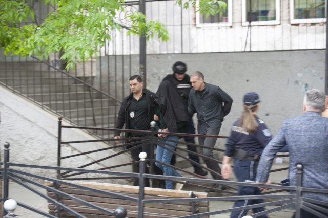 SERBIA NUK GJEN QETËSI/ Hetimet e FBI-së zbulojnë aktivitetin e të miturit: Po punonte për krijimin e një bombe