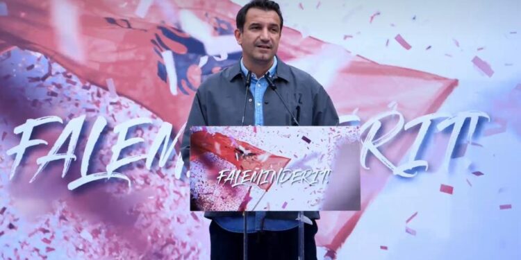 SHPALL FITOREN E THELLË NË TIRANË/ Veliaj: Ju premtoj përulësi, modesti dhe mëngë të përveshura për punë të mira