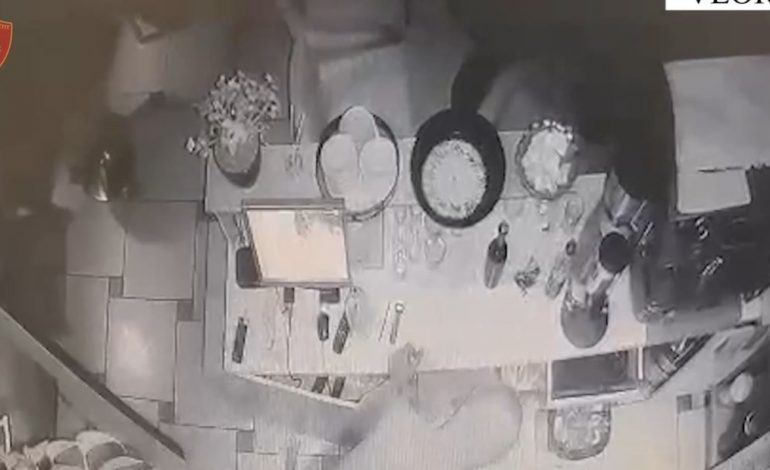 ARRESTOHET “SKIFTERI” NË VLORË/ 40-vjeçari akuzohet për një seri vjedhjesh (EMRI)