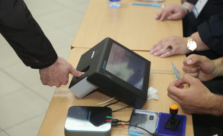 SHQIPËRIA ZGJEDH KRYEBASHKIAKËT E RINJ/ KQZ: Deri në orën 15:00 kanë votuar 29.51 për qind e qytetarëve