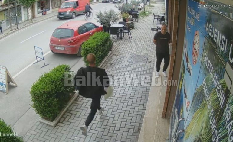 PAMJET E REJA/ Plumb në kokë hasmit, me armë në dorë dhe duke ikur me vrap. Ja momenti kur Habib Rexha…