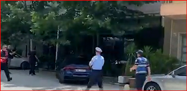 TË SHTËNA ME ARMË ZJARRI NË VLORË/ Plagoset 33-vjeçari, u qëllua 4 herë me pistoletë (EMRI)