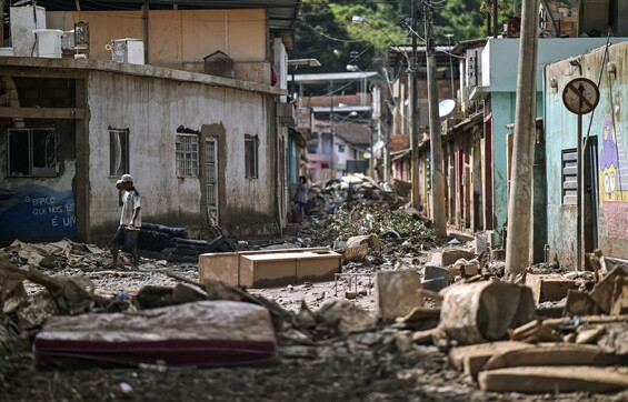11 VIKTIMA NGA CIKLONI NË BRAZIL/ Balta dhe uji pushtojnë vendin