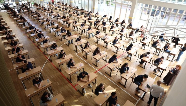 MATURA 2023/ Mbi 30 mijë maturantë i nënshtrohen sot testit të Lëndës me Zgjedhje