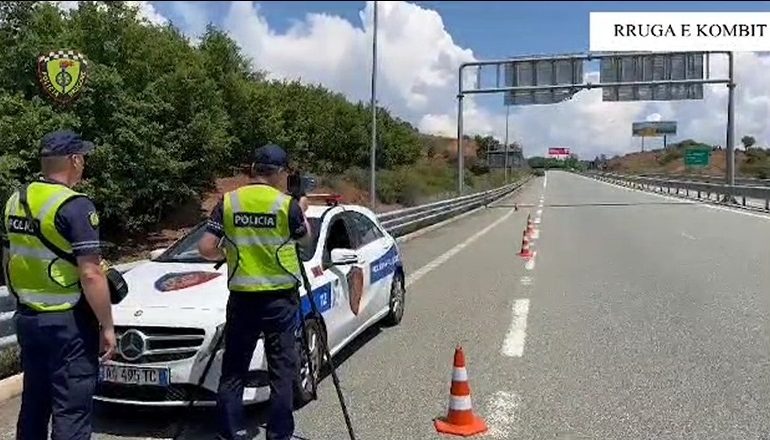 ME SHPEJTËSI “SKËTERRË” DERI NË 230 KM/ORË/ Gjobiten 2125 shoferë brenda 48 orëve! 155 drejtuesve u hiqet patenta
