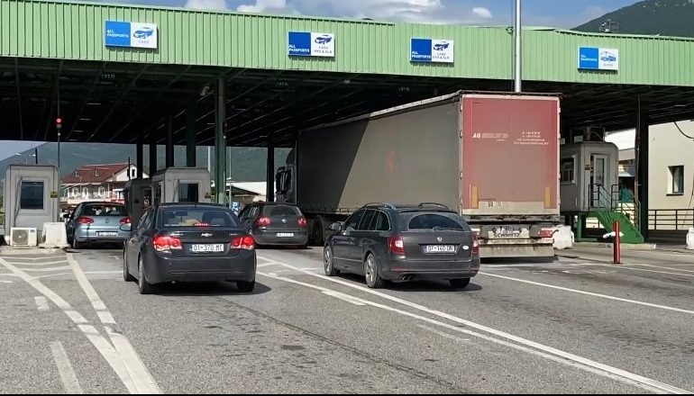 SEZONI NIS ME FLUKS NË MORINË/ 9800 qytetarë nga Kosova, marrëveshja e kalimit pa kontroll shmangu radhët në kufi