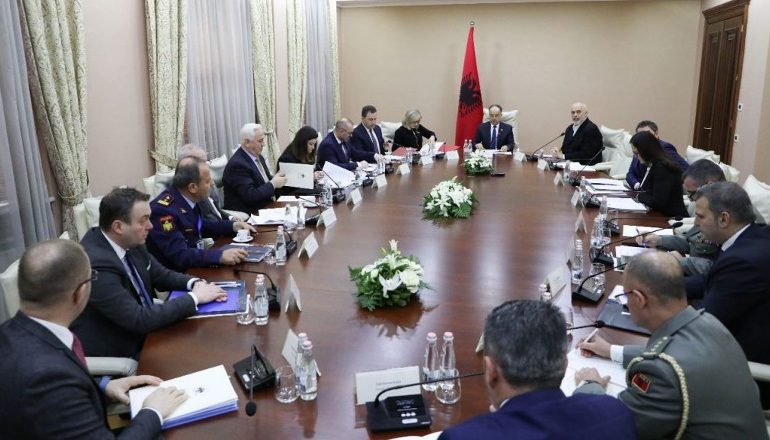 SIGURIA KIBERNETIKE, SFIDAT DHE KËRCËNIMET/ Begaj mbledh sot Këshillin e Sigurimit Kombëtar