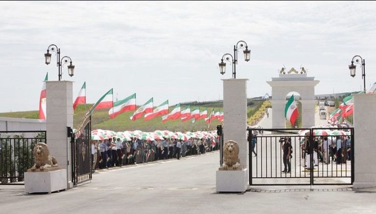 SI U VENDOSËN 3 MIJË MUXHAHEDINË IRANIANË NË MANZË? Nga krijimi në 1960 tek vendosja në Shqipëri, kush është MEK