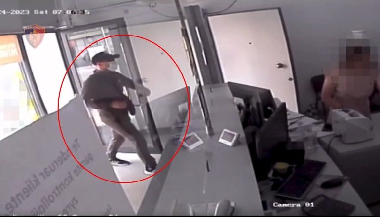 GRABITJA ME ARMË NË PIKËN VALUTORE/ Policia nis verifikimin për 2 punonjëset! Dyshohet se bashkëpunuan me autorin
