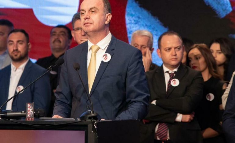 “DO PUNOJ PER TE MIREN E SHQIPTAREVE”/ Fitoi dy mandate deputeti në zgjedhjet e Malit të Zi, Nik Gjeloshaj: Arritëm një rezultat të madh