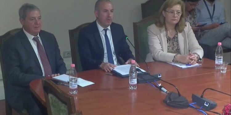 “A DO JESH AMBASADOR I PAANSHËM?” Bushati i përgjigjet Gjekmarkajt: Është një detyrë patriotike që…
