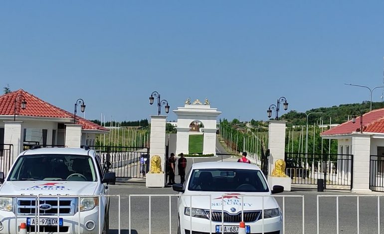 KONTROLLET NË KAMPIN E MUXHAHEDINËVE NË MANËZ/ MEK: Policia vrau një prej nesh