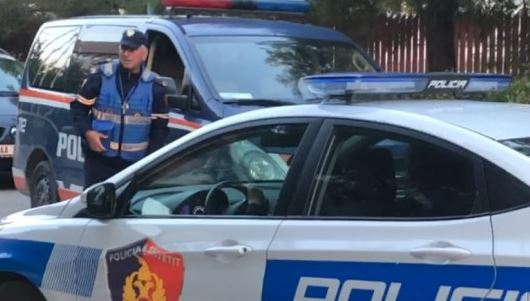 PLAGOSJE ME THIKË NË TIRANË/ Policia në kërkim të autorit
